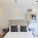 The Notting Hill Gate Wonder - Modern 2Bdr Flat