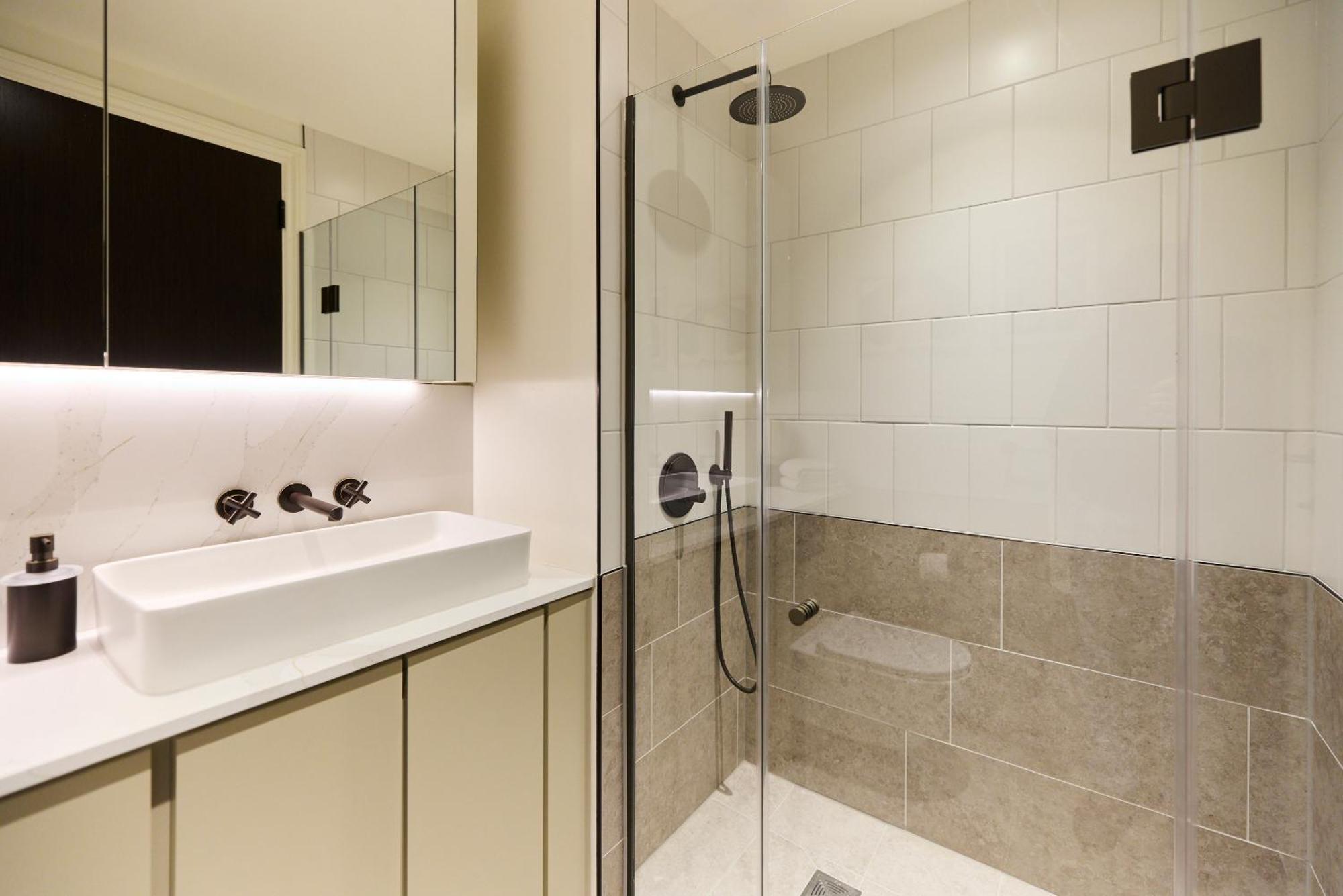 The Notting Hill Gate Wonder - Modern 2bdr Flat * Londra